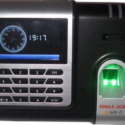 BÁN MÁY CHẤM CÔNG VÂN TAY HITECH X628 TẠI CẦN THƠ