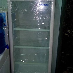Tủ mát 274 lít Alasska mới 87%,  sang trọng, có nhiều vỉ rộng bỏ đồ tiện dụng, mát đều nhanh, chạy êm Giá: 3,4   triệu, 