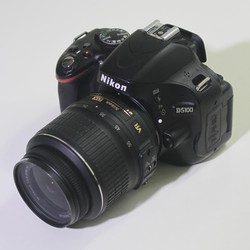 Bán máy ảnh Nikon D5100 len kit 18-55mm VR rất mới chụp 3800 kiểu