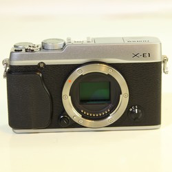 Bán Fujifilm X-E1 màu bạc đầy đủ nguyên hộp len Fujifilm 27mm