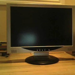 Bán 5 màn 20 inch LCD giá 650k