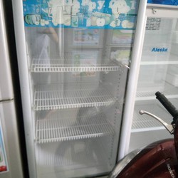 tủ mát 307 lít ,sang trọng, mát nhanh đều Sanyo, mới 87%