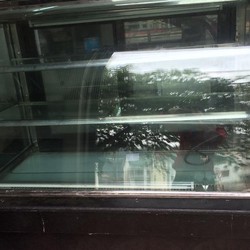 Bán thanh lý gấp tủ bánh trưng bày ,tủ bánh sinh nhật cũ ,tại hà nội