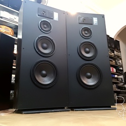 Loa JBL 940 loa đứng cây tháp bãi âm thanh hay