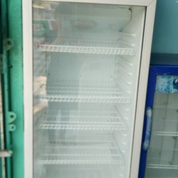 tủ mát SANAKY  300 lít mới 89%, ngăn rộng, mát lạnh nhanh,