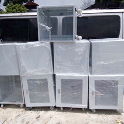 Tủ âm thanh 12U- 15U -18U hay còn gọi là tủ điện kỹ thuật dùng để bảo quản và để thiết bị âm thanh linh hoạt