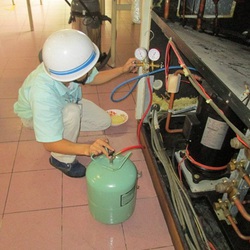 nạp gas điều hòa tại nhà