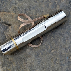 Đèn pin HolyFire C6