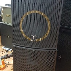 Vừa về 20 đôi loa B3 hàng bãi Đức nguyên bản, kiểu loa đứng chắc khỏe và chất âm hay, hình thức đẹp giá cực rẻ