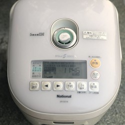 Nồi cơm điện NATIONAL SR-SS18 1.8LIT có cốc nước bù ẩm