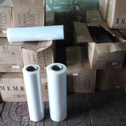 Màng co PE công nghiệp 3kg/ 1 cuộn