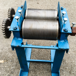 Máy thái bì lợn quay tay