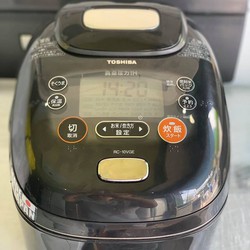 Nồi cơm điện Toshiba  RC-10VGE