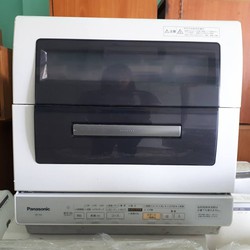 Máy rửa chén PANASONIC NP TR3 đời 2011 rửa 6 bộ