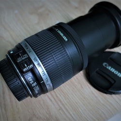 Canon EF S 18 200mm f/3.5 5.6 IS rất mới
