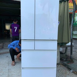 Tủ lạnh PANASONIC NR F553HPX date 2018 hàng trưng bày kính màu trắng
