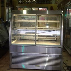 Tủ trưng bày bánh kem