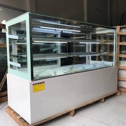 Tủ trưng bày bánh kem màu trắng dài 1m80 xuất xứ Đài Loan