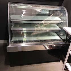 Tủ trưng bày bánh kem dài 1m20 hiệu Berjaya