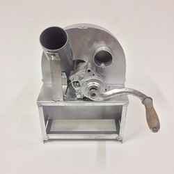 Máy thái hành, tỏi bằng tay