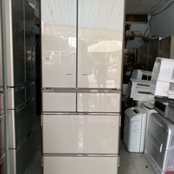 Tủ lạnh HITACHI R X5700F XN dung tích 565LIT ,date 2015 tông màu vàng cát ấm, vô cùng sang trọng