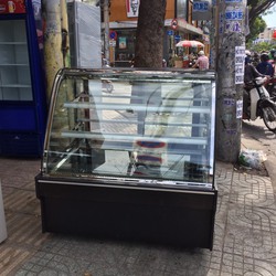 tủ mát trưng bày bánh