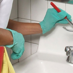 Dịch vụ tẩy rửa nhà vệ sinh sóc trăng