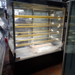 Tủ mát trưng bày bánh kem 5 tầng