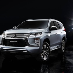 Mitsubishi Pajero Sport mẫu xe SUV cao cấp