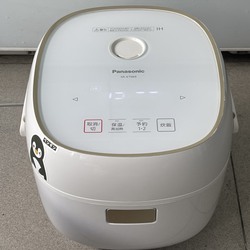 Nồi cơm PANASONIC 0.63L SR KT069 màn hình cảm ứng và mặt kính sành điệu chuẩn sang trọng luôn nha