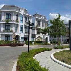 Khách cần bán lại căn nhà phố tại Solar City view sông