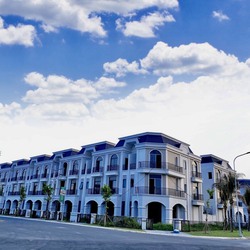 Bán nhà phố view Công Viên mát mẻ tại P6, TP Tân An, giá siêu hấp dẫn.