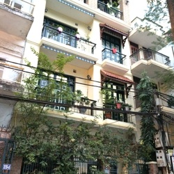 Bán tòa nhà mặt phố Nghi Tàm Q.Tây Hồ 350m x 6 tầng giá 120 tỷ, thang máy, kinh doanh đỉnh cao