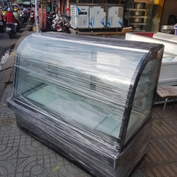 Tủ bánh kem kính cong 3 tầng dài 1m5 mới 92%