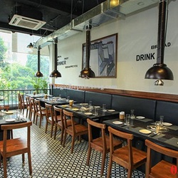 Ống gió hút mùi cứng màu cafe dành cho nhà hàng tại Quảng Ninh