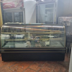 Tủ trưng bánh kem kính cong 3 tầng hiệu Ruyshing xuất xứ đài loan