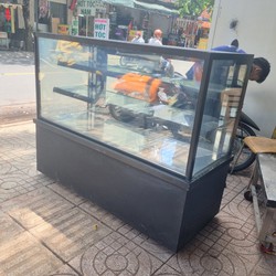 Tủ bánh kem kính vuông 3 tầng mới 92%
