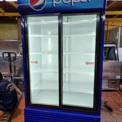 Tủ mát 2 cửa lùa hiệu Pepsi dung tích 1300L mới 95%