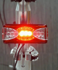 Hệ thống đèn đuôi xe đạp F21 BCS B