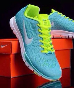 Real Sporty Style cùng với Nike vesion 2014. Giá rẻ nhất