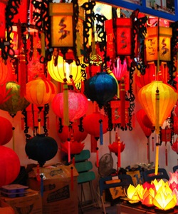 Đèn lồng gỗ trang trí tết