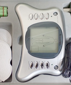 Máy massage xung điện trị liệu Aukewel AK 2000 IV, 8 miếng dán