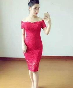 Sỉ lẻ toàn quốc váy thiết kế. Lh facebook: Phuong Mc bọt biển