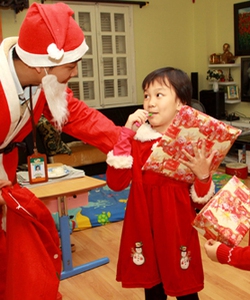 Vui Noel cùng Green Shop Gặp gỡ giao lưu và nhận quà từ Ông già Noel vui tính