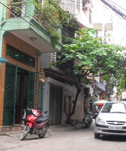 Nhà 4 tầng,35 m2,oto đỗ cửa tiện kinh doanh tại Ba Đình