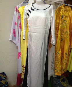 Cho thuê trang phục biểu diễn