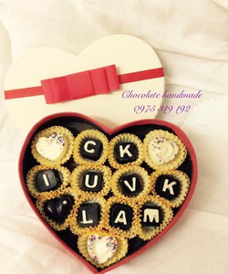 Socola khắc chữ theo yêu cầu