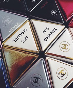 Nước hoa............................................