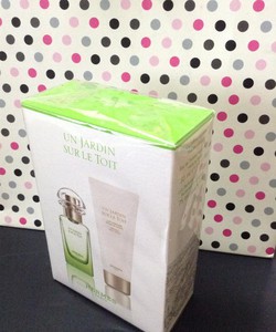 Mỹ phẩm trang điểm và nước hoa xách tay