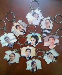 Bán móc khóa in theo yêu cầu độc lạ.